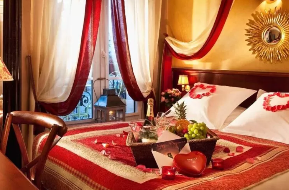 Hotel Booking Discount On Valentine Day: